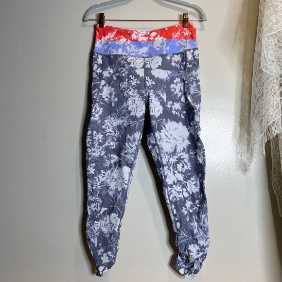 Free People Movement High-Rise Ankle Printed Wave Rider Cutouts Back Leggings - Picture 6 of 9